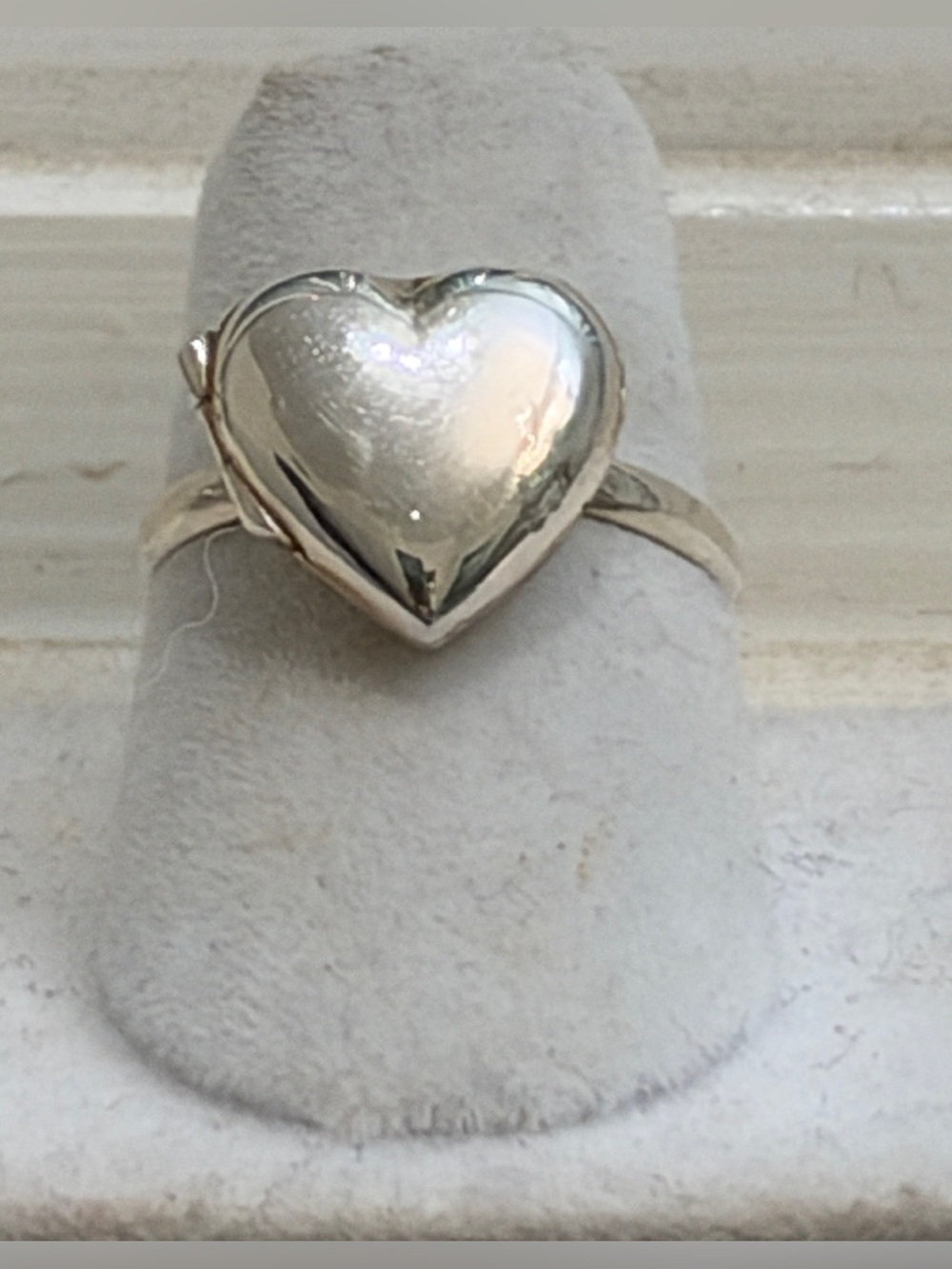 Sterling Silver  Heart Locket Band Ring Size 6 Hinged Opening 2mm